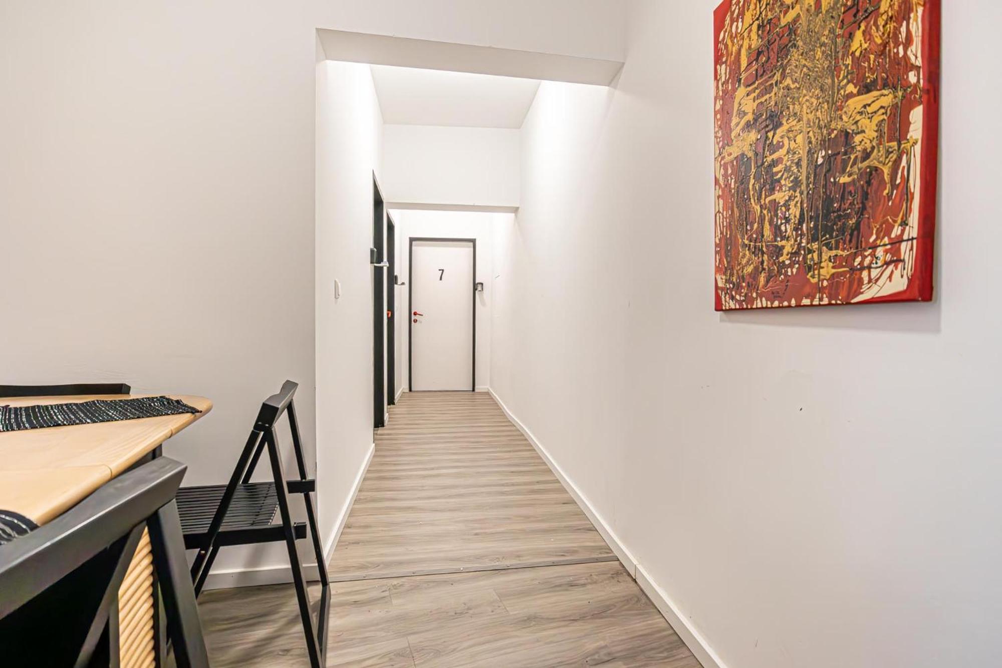 Near Schoenbrunn - Economy Rooms In Shared Apartment At Meidling Train Station Wien Exteriör bild
