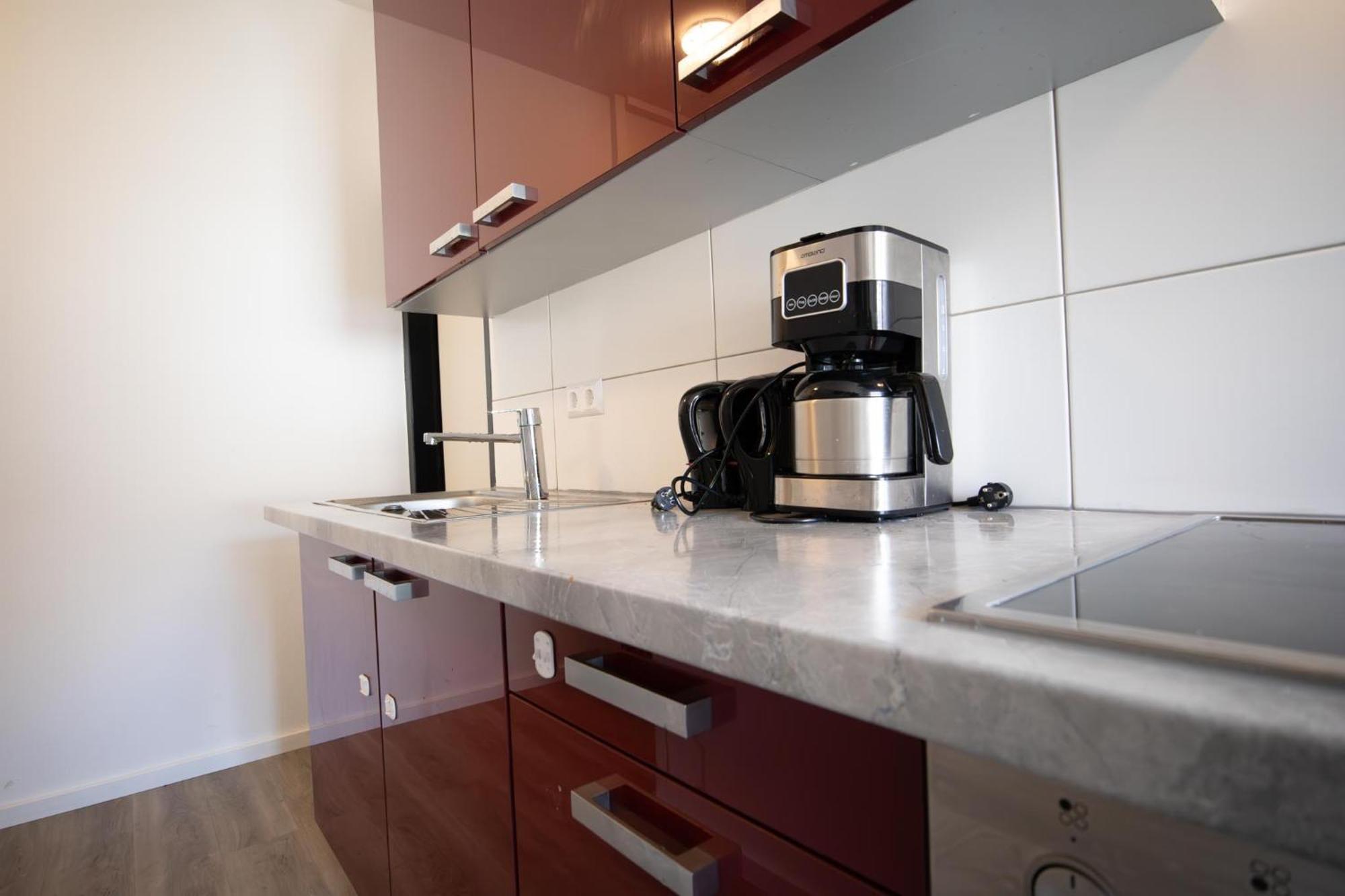 Near Schoenbrunn - Economy Rooms In Shared Apartment At Meidling Train Station Wien Exteriör bild