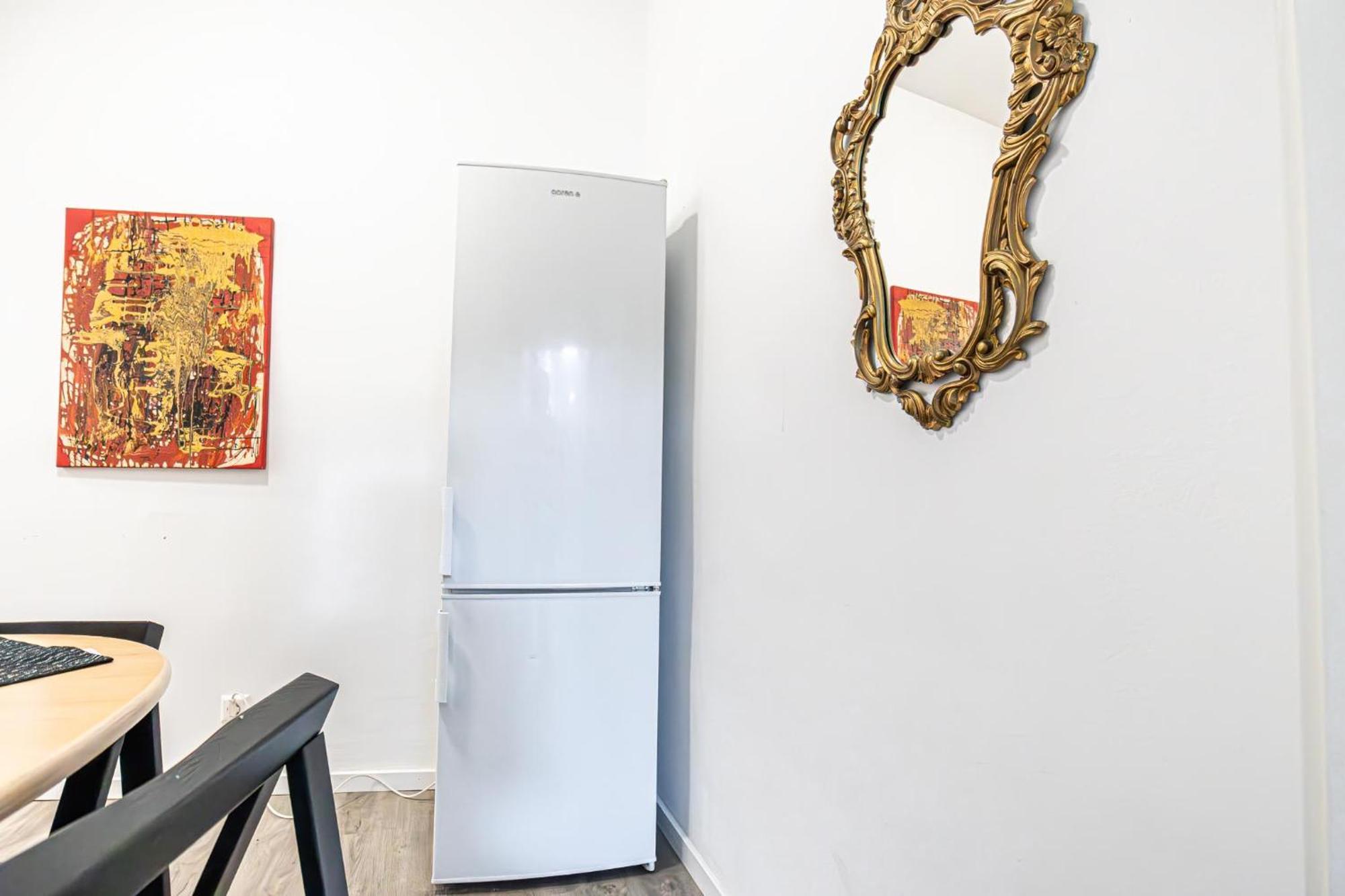 Near Schoenbrunn - Economy Rooms In Shared Apartment At Meidling Train Station Wien Exteriör bild