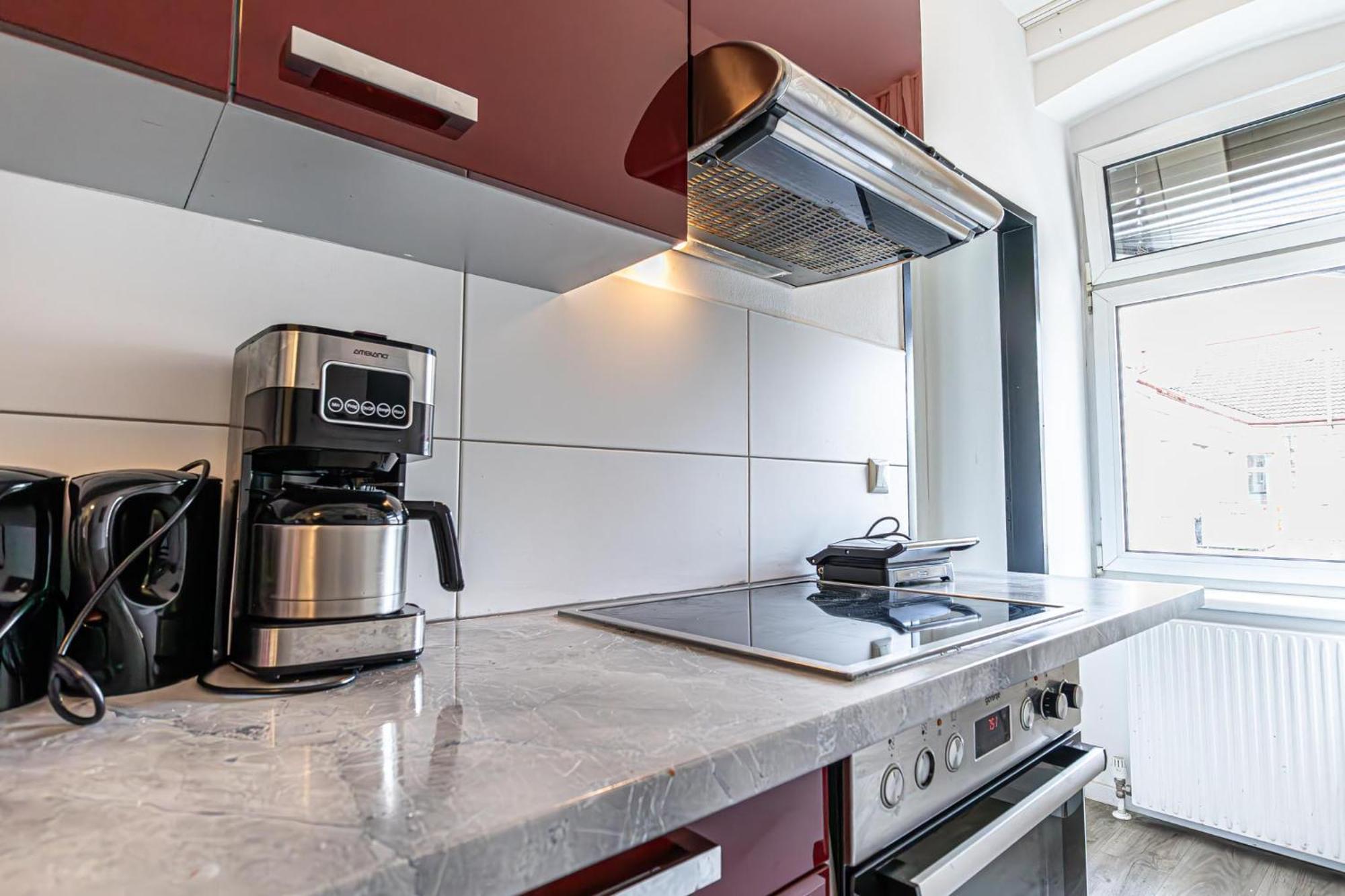 Near Schoenbrunn - Economy Rooms In Shared Apartment At Meidling Train Station Wien Exteriör bild