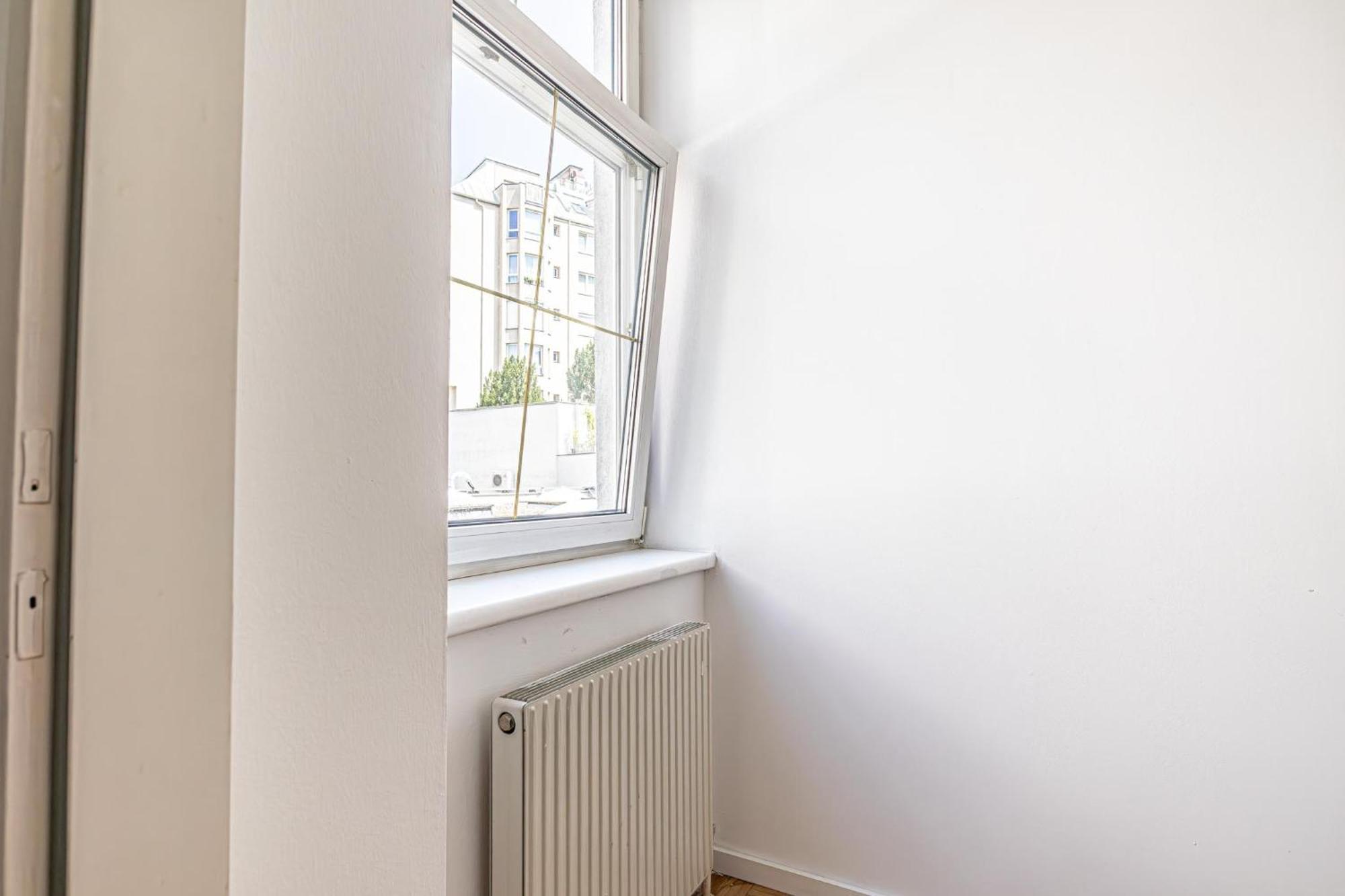 Near Schoenbrunn - Economy Rooms In Shared Apartment At Meidling Train Station Wien Exteriör bild