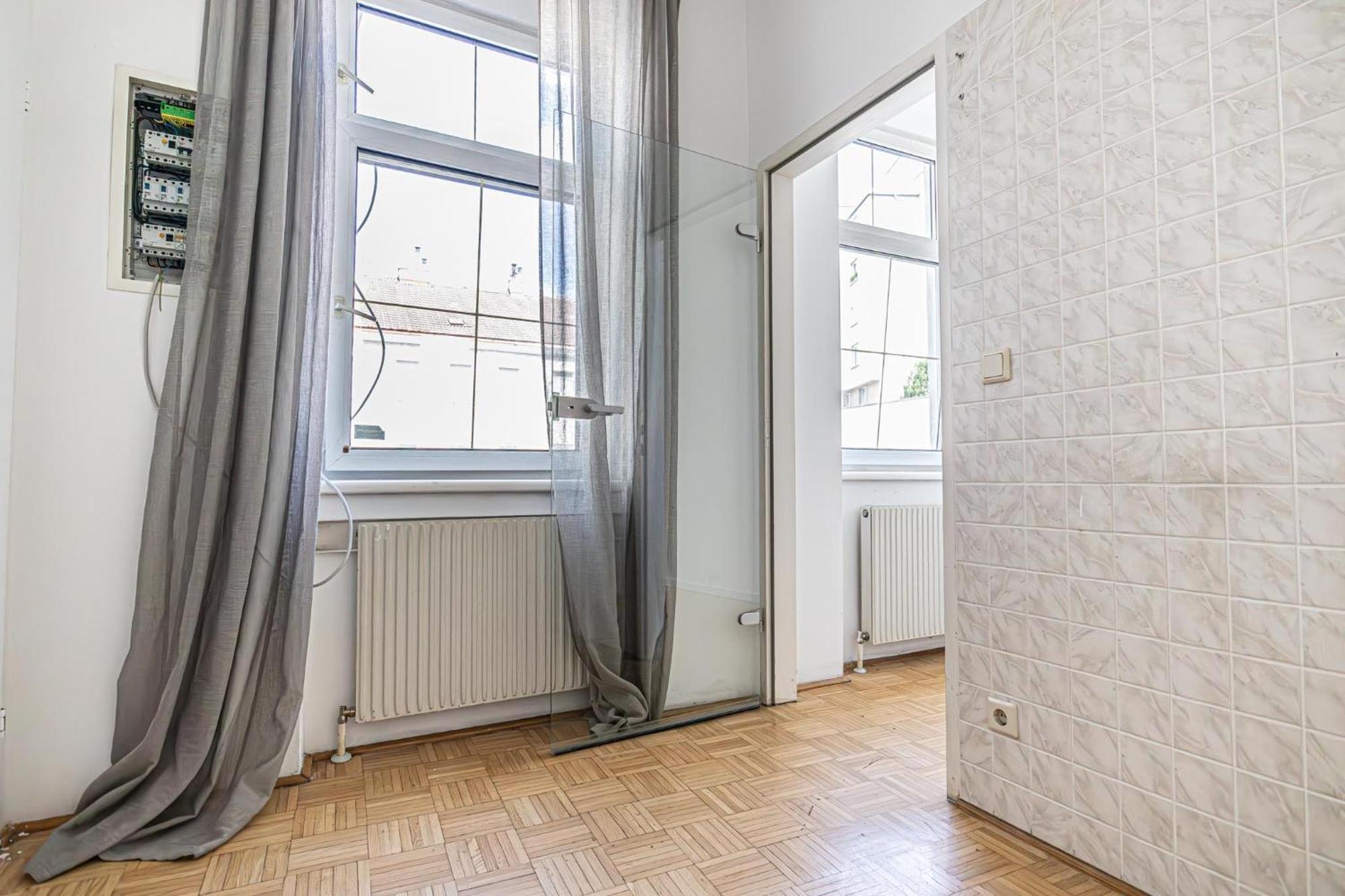 Near Schoenbrunn - Economy Rooms In Shared Apartment At Meidling Train Station Wien Exteriör bild