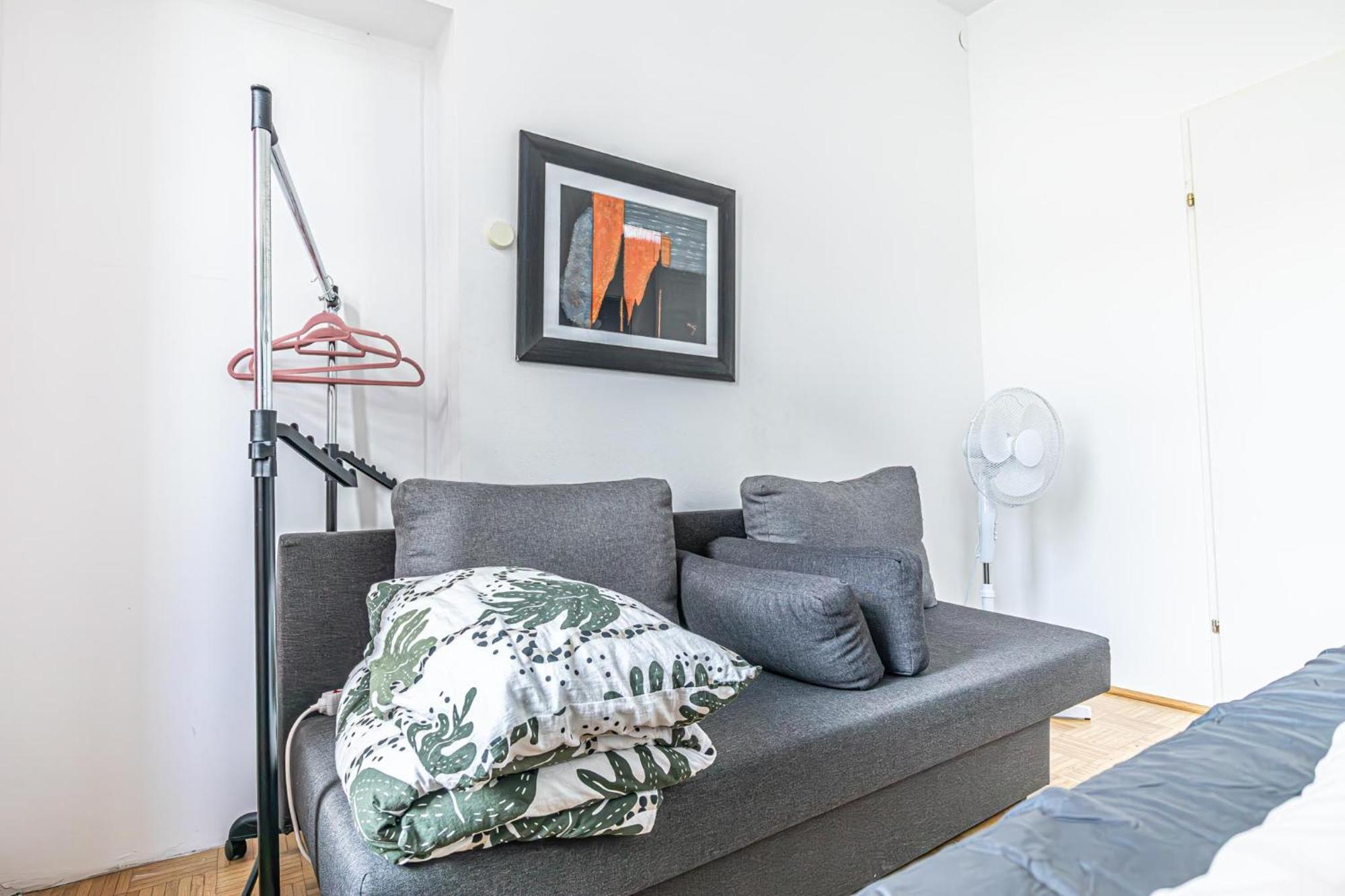 Near Schoenbrunn - Economy Rooms In Shared Apartment At Meidling Train Station Wien Exteriör bild