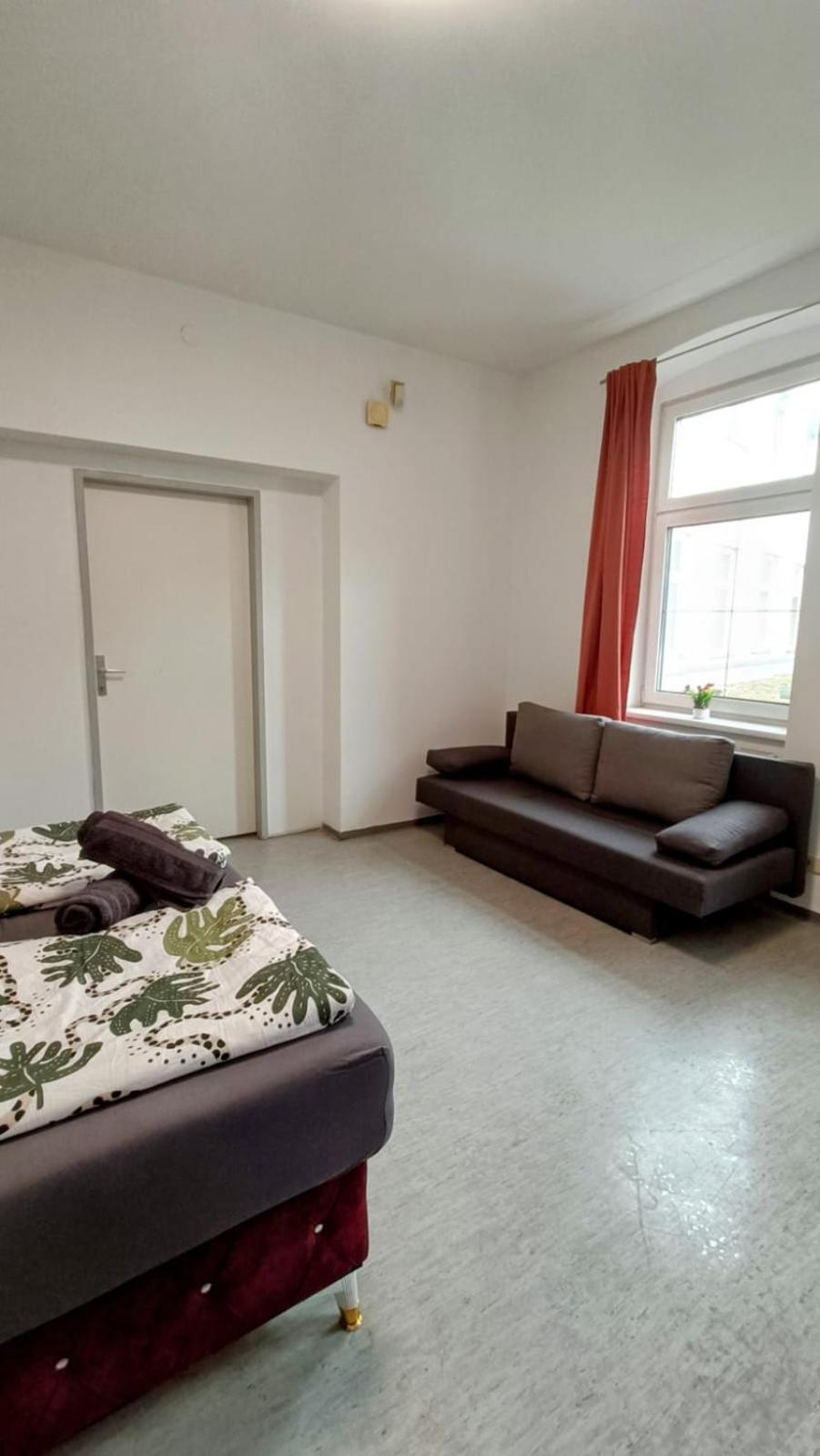 Near Schoenbrunn - Economy Rooms In Shared Apartment At Meidling Train Station Wien Exteriör bild