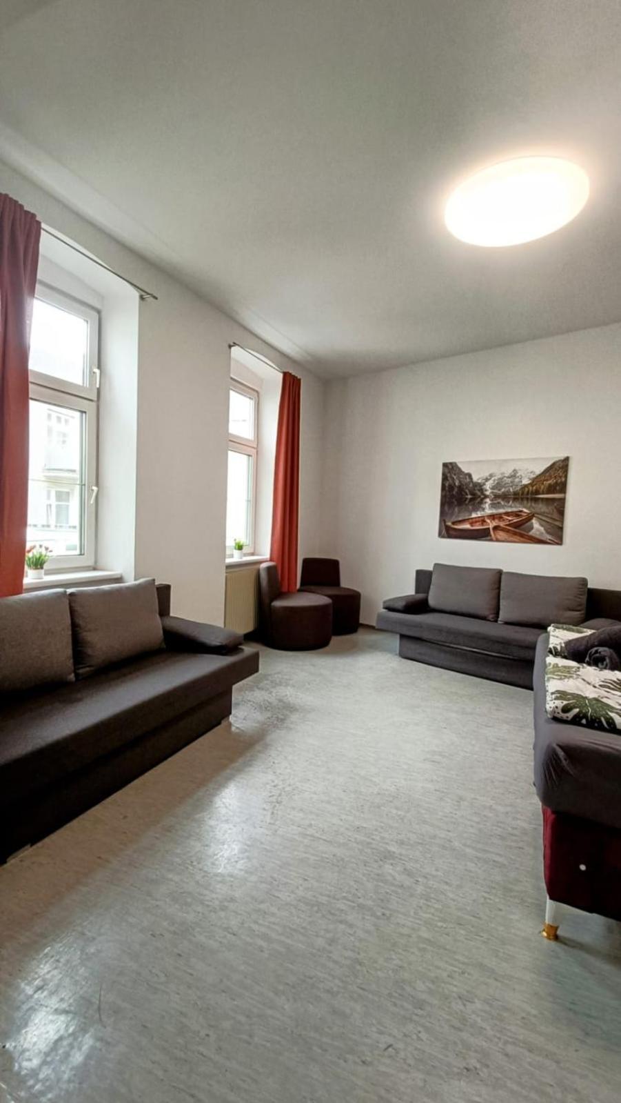 Near Schoenbrunn - Economy Rooms In Shared Apartment At Meidling Train Station Wien Exteriör bild