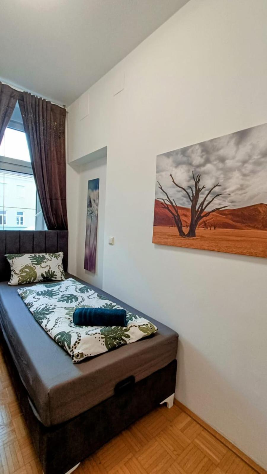 Near Schoenbrunn - Economy Rooms In Shared Apartment At Meidling Train Station Wien Exteriör bild