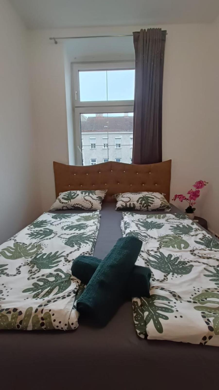 Near Schoenbrunn - Economy Rooms In Shared Apartment At Meidling Train Station Wien Exteriör bild
