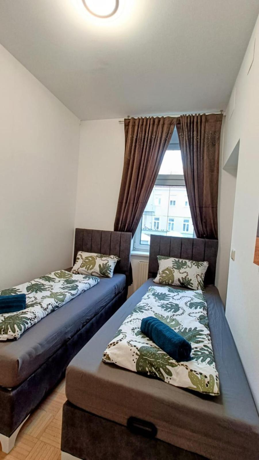 Near Schoenbrunn - Economy Rooms In Shared Apartment At Meidling Train Station Wien Exteriör bild