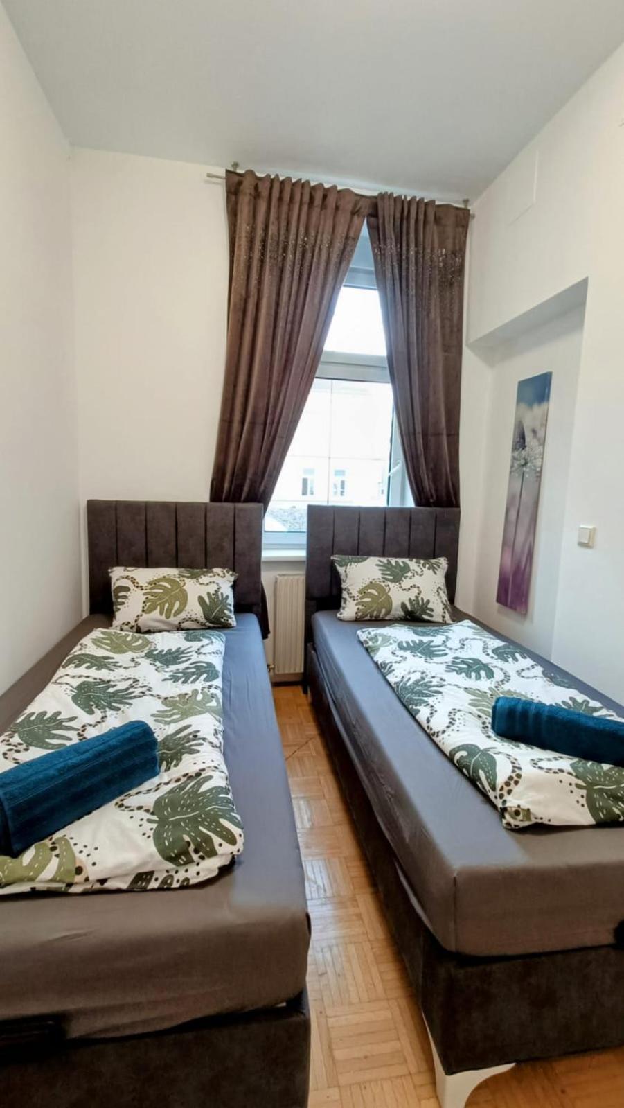 Near Schoenbrunn - Economy Rooms In Shared Apartment At Meidling Train Station Wien Exteriör bild